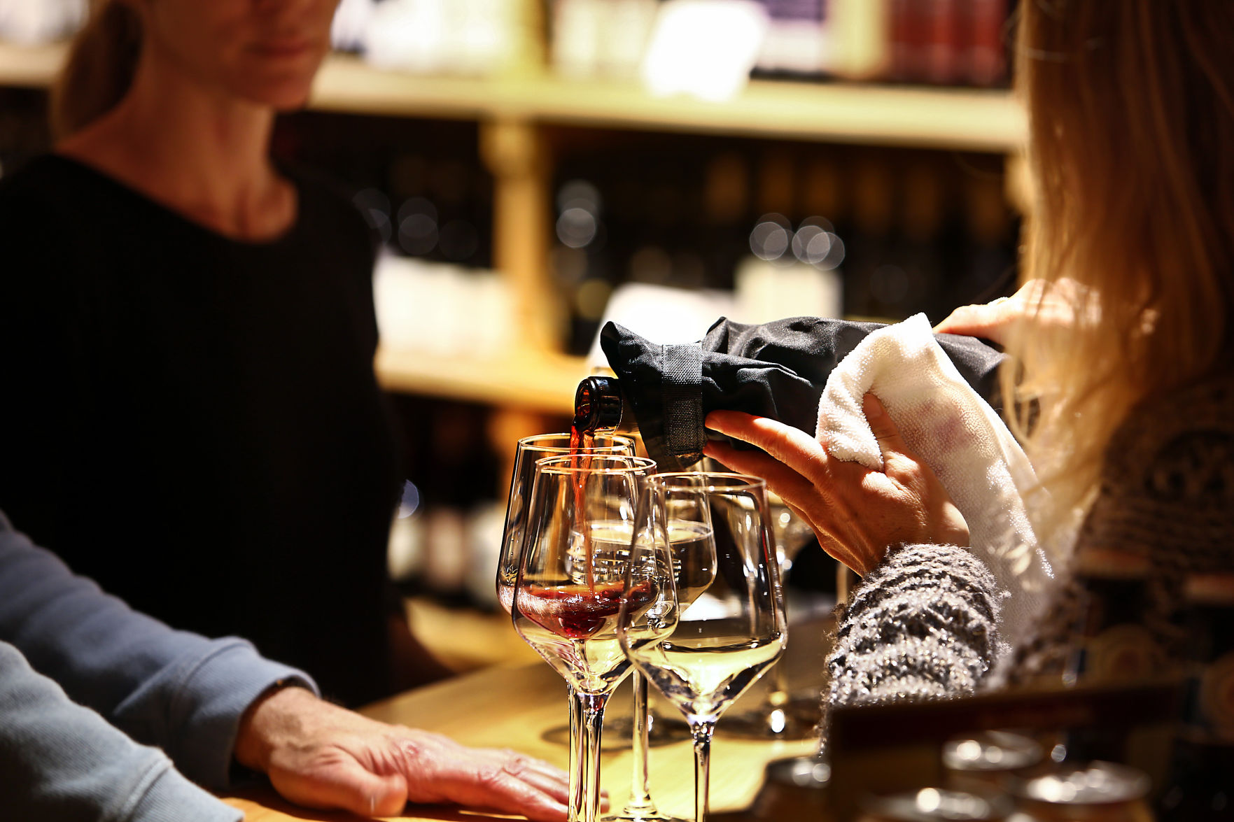 pour wine tasting.jpg (copy)